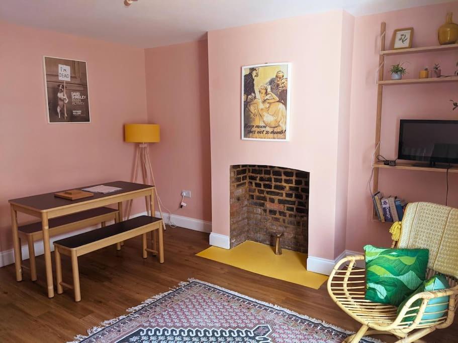 Stylish And Colourful Flat Minutes From The Beach Margate Exteriör bild