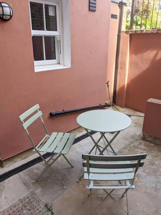 Stylish And Colourful Flat Minutes From The Beach Margate Exteriör bild