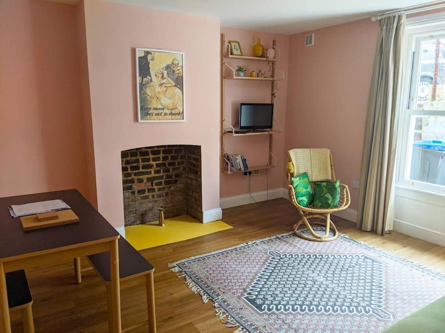 Stylish And Colourful Flat Minutes From The Beach Margate Exteriör bild
